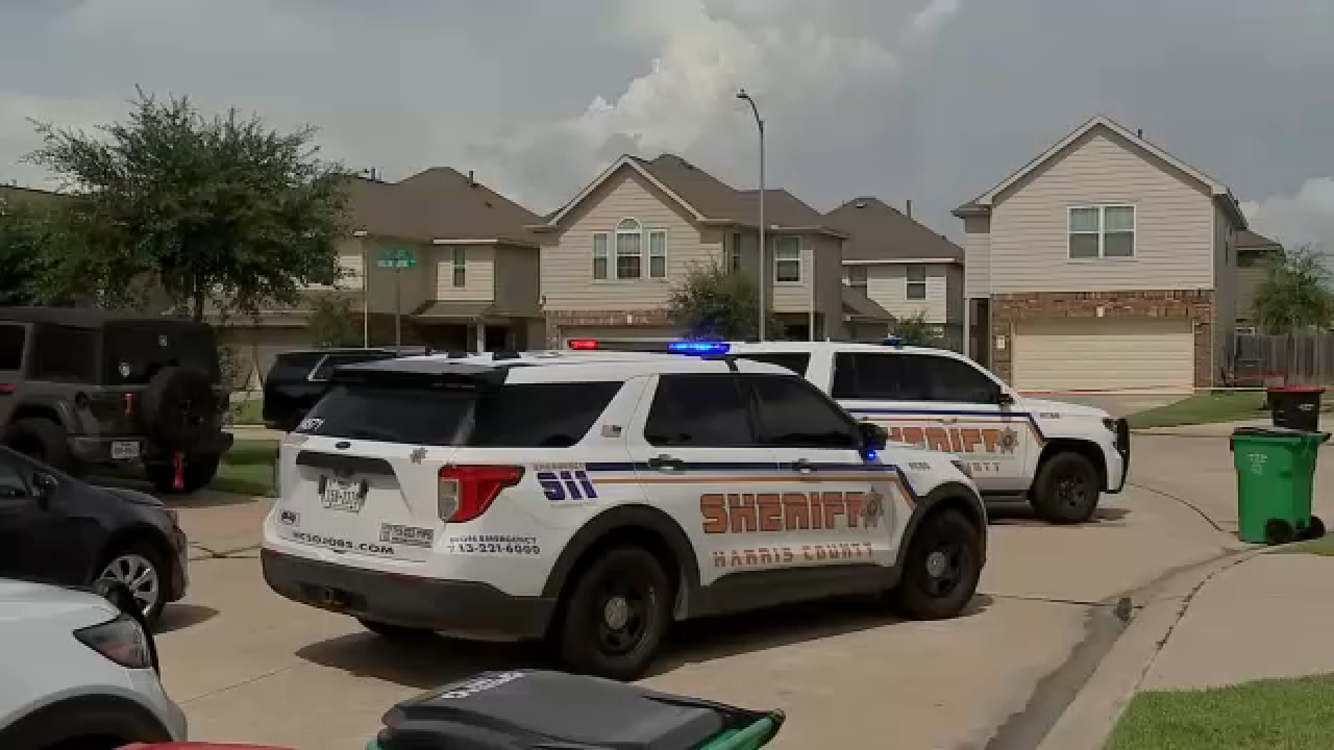 2 teens shot multiple times after shootout in west Harris County neighborhood, HCSO says