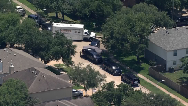 Suspect in custody after SWAT standoff in Cypress area
